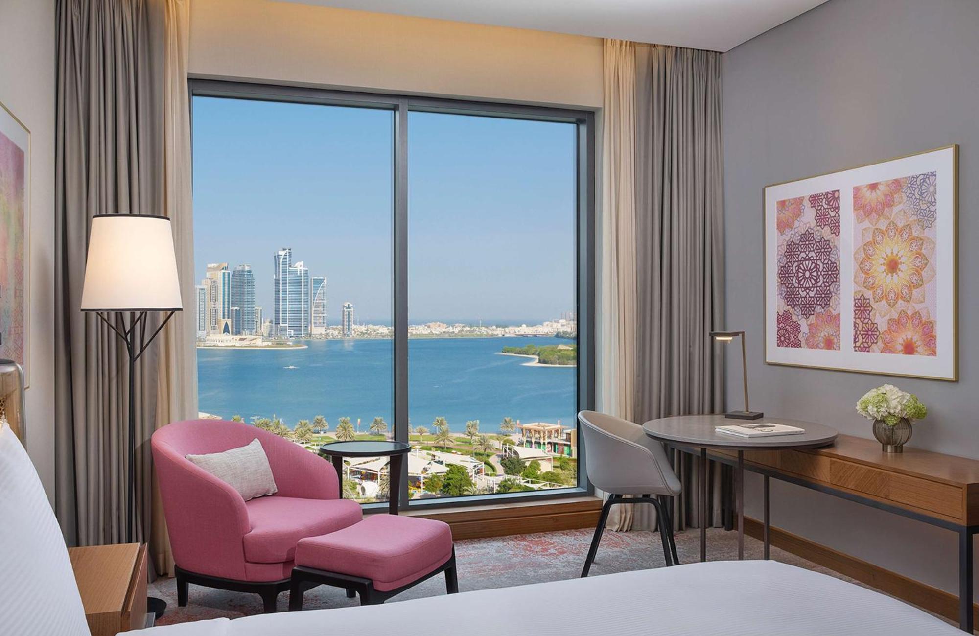 Doubletree By Hilton Sharjah Waterfront Hotel And Residences Dış mekan fotoğraf
